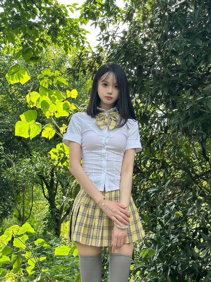 两部新剧《这一秒过火》和《江海潮生》各追2集，一部弃剧，一部上瘾